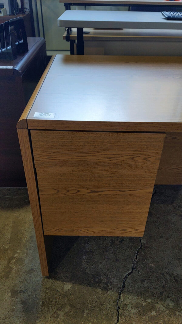 Double ped wood desk with credenza - Image 3